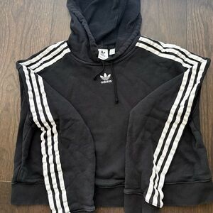Cropped adidas sweatshirt
